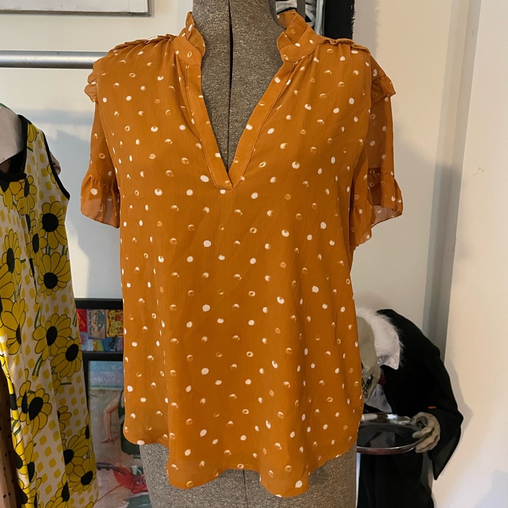 Cute short sleeve polka dot shirt